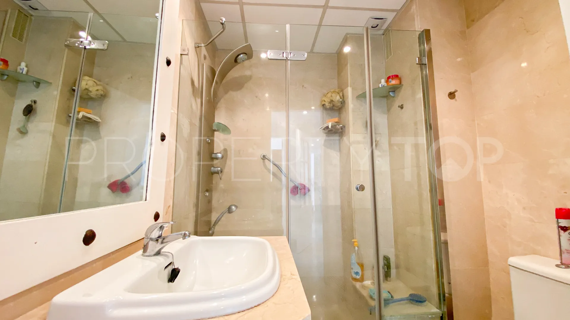 Duplex penthouse for sale in Marbella Golden Mile with 3 bedrooms