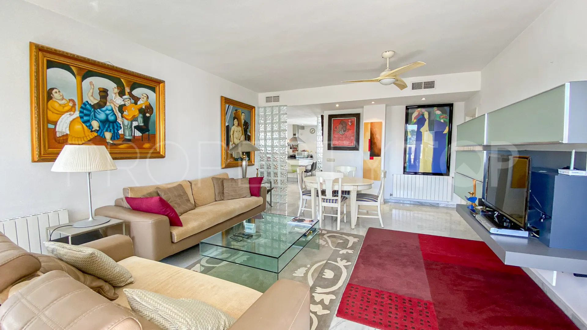 Duplex penthouse for sale in Marbella Golden Mile with 3 bedrooms