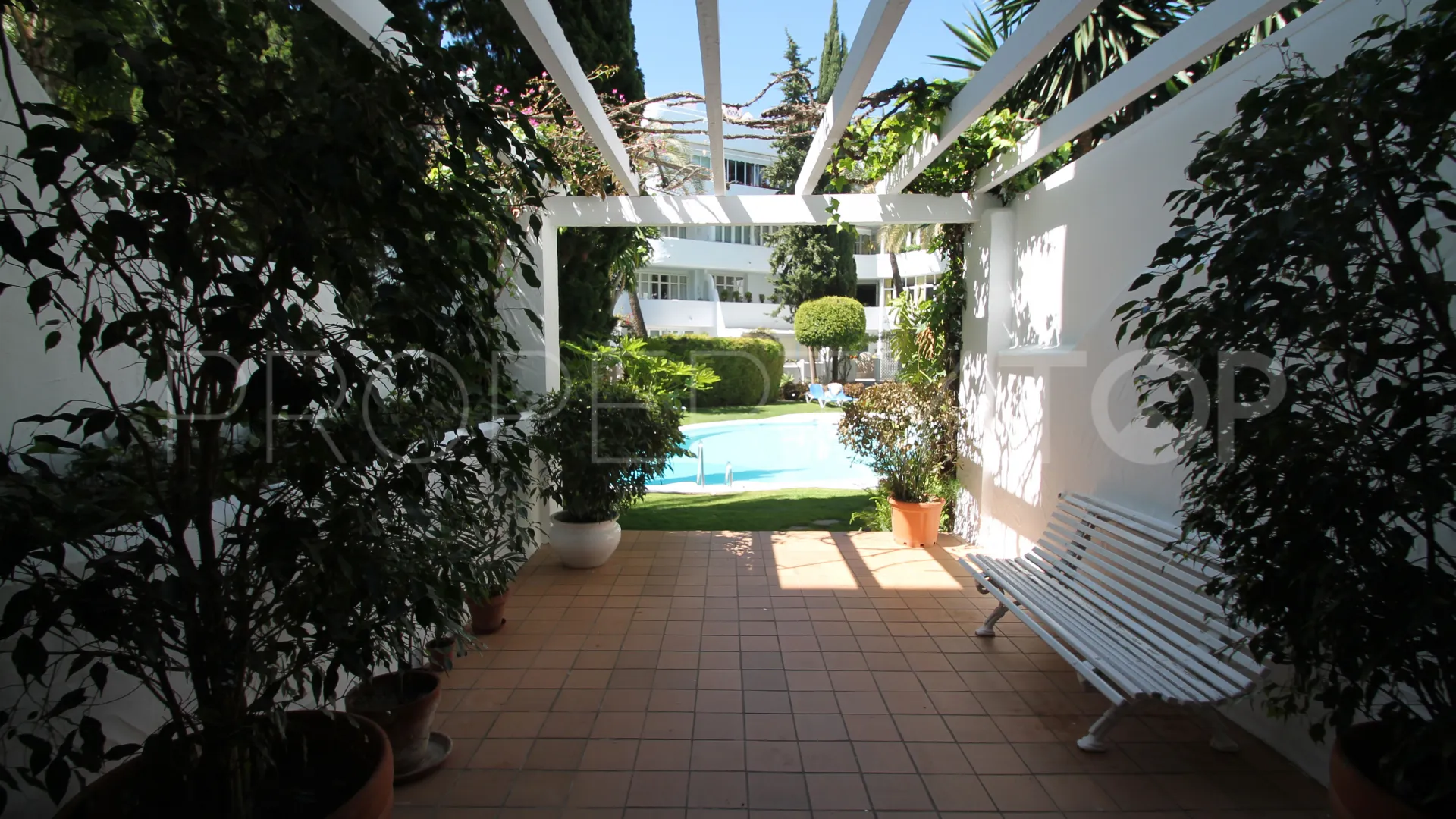 Duplex penthouse for sale in Marbella Golden Mile with 3 bedrooms