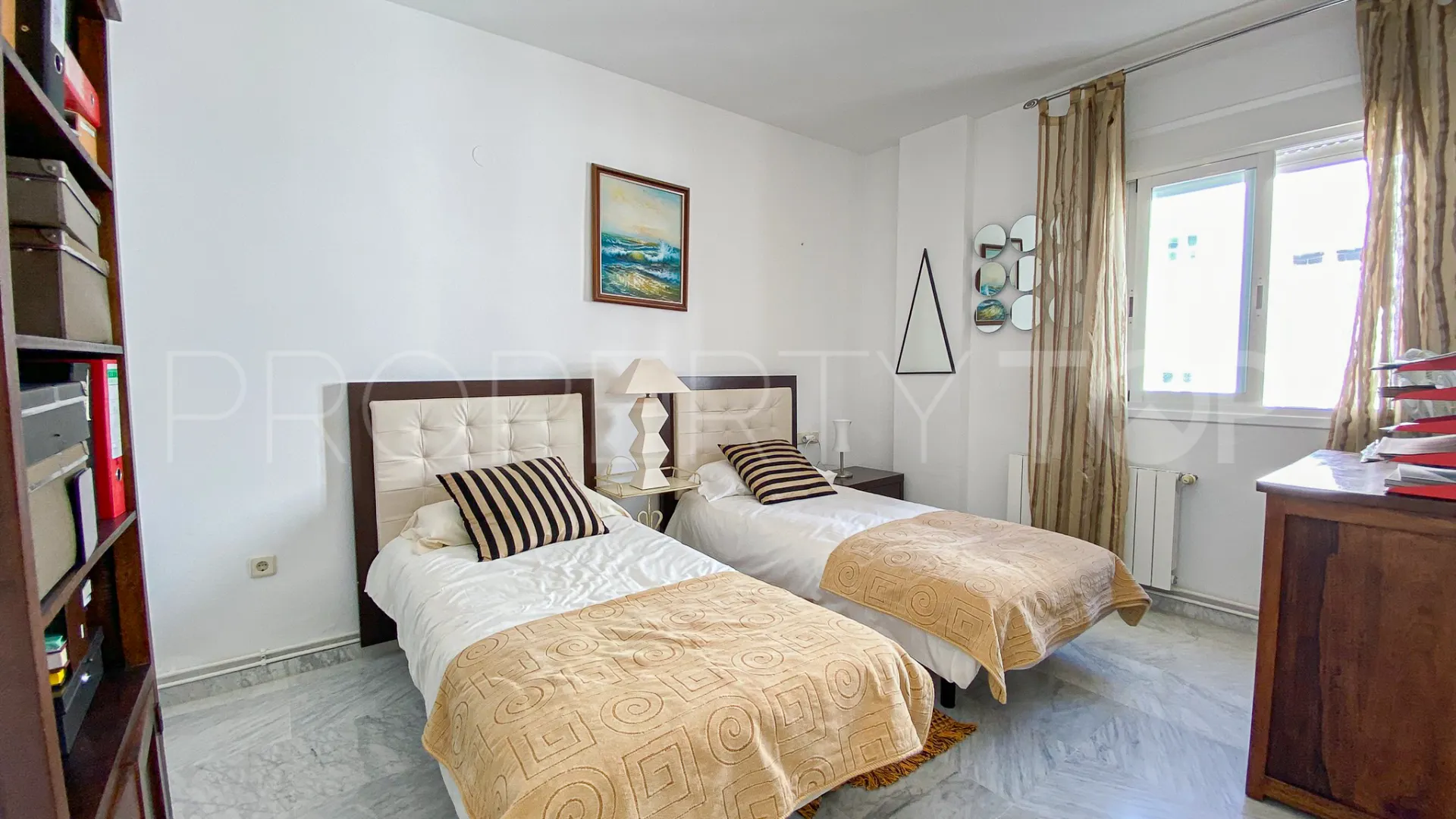 Duplex penthouse for sale in Marbella Golden Mile with 3 bedrooms