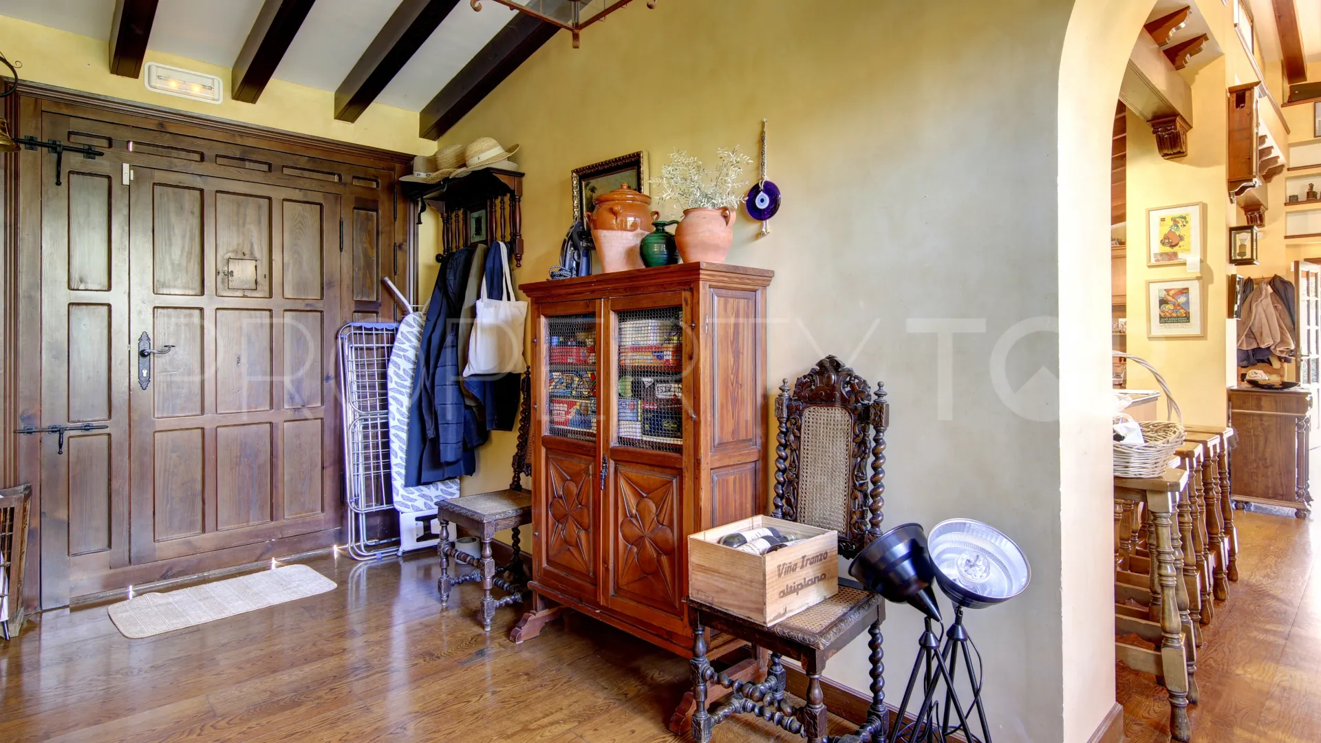 Comprar finca con 5 dormitorios en Ojen