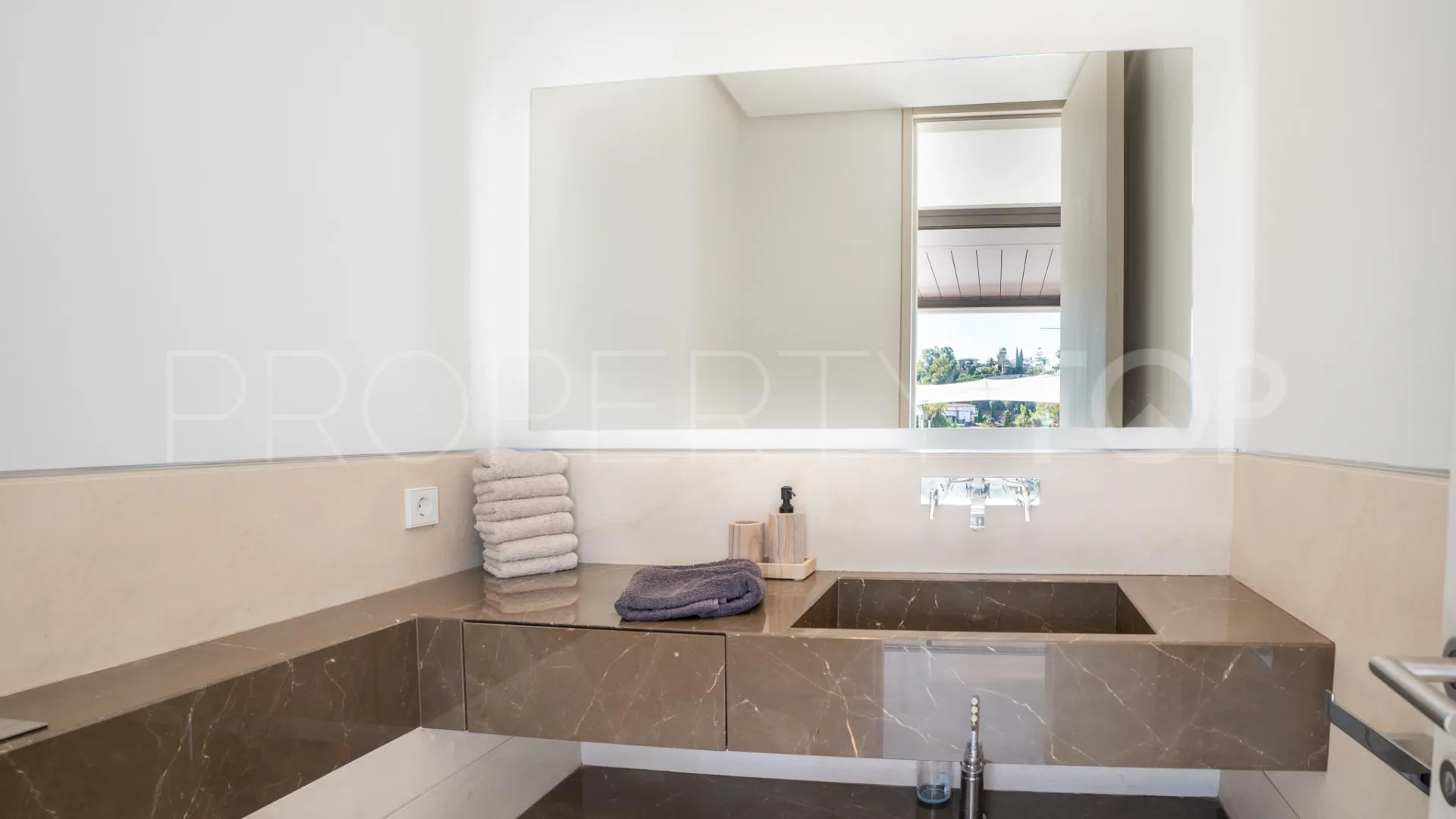 Se vende villa en La Quinta