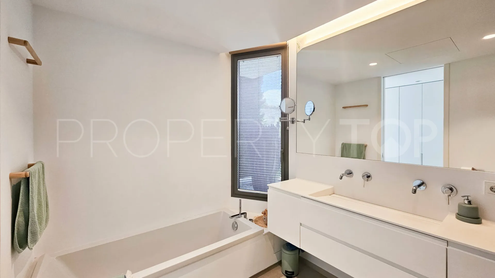 Comprar apartamento con 3 dormitorios en Los Arqueros