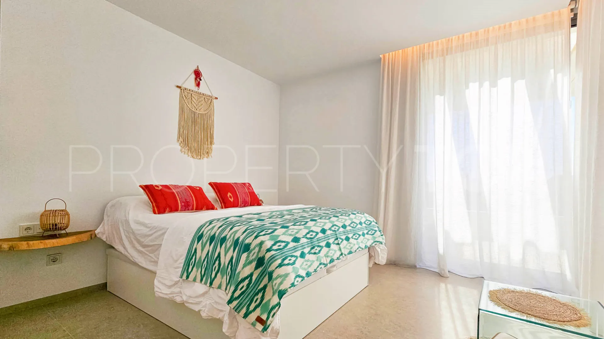 Comprar apartamento con 3 dormitorios en Los Arqueros
