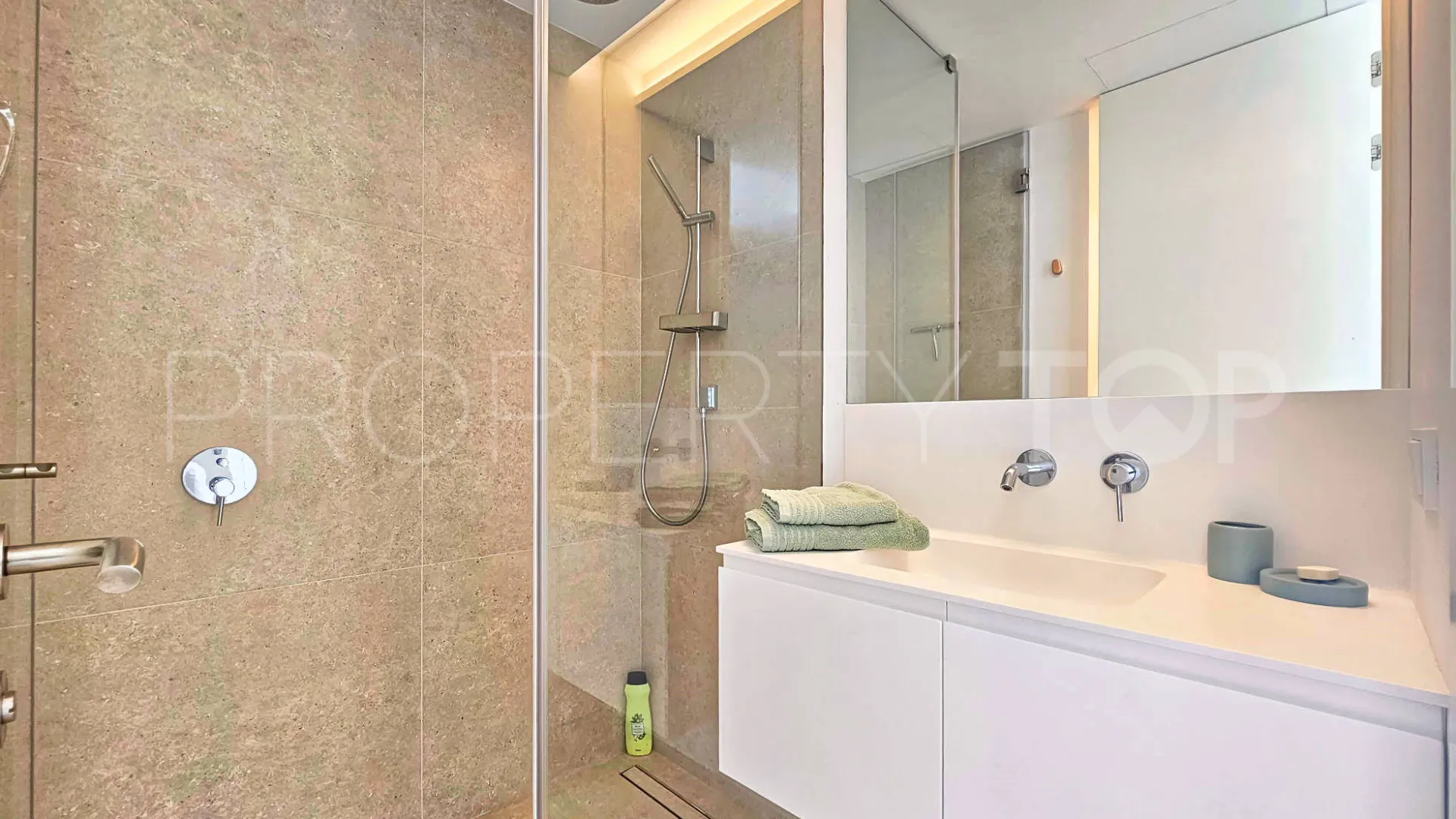 Comprar apartamento con 3 dormitorios en Los Arqueros