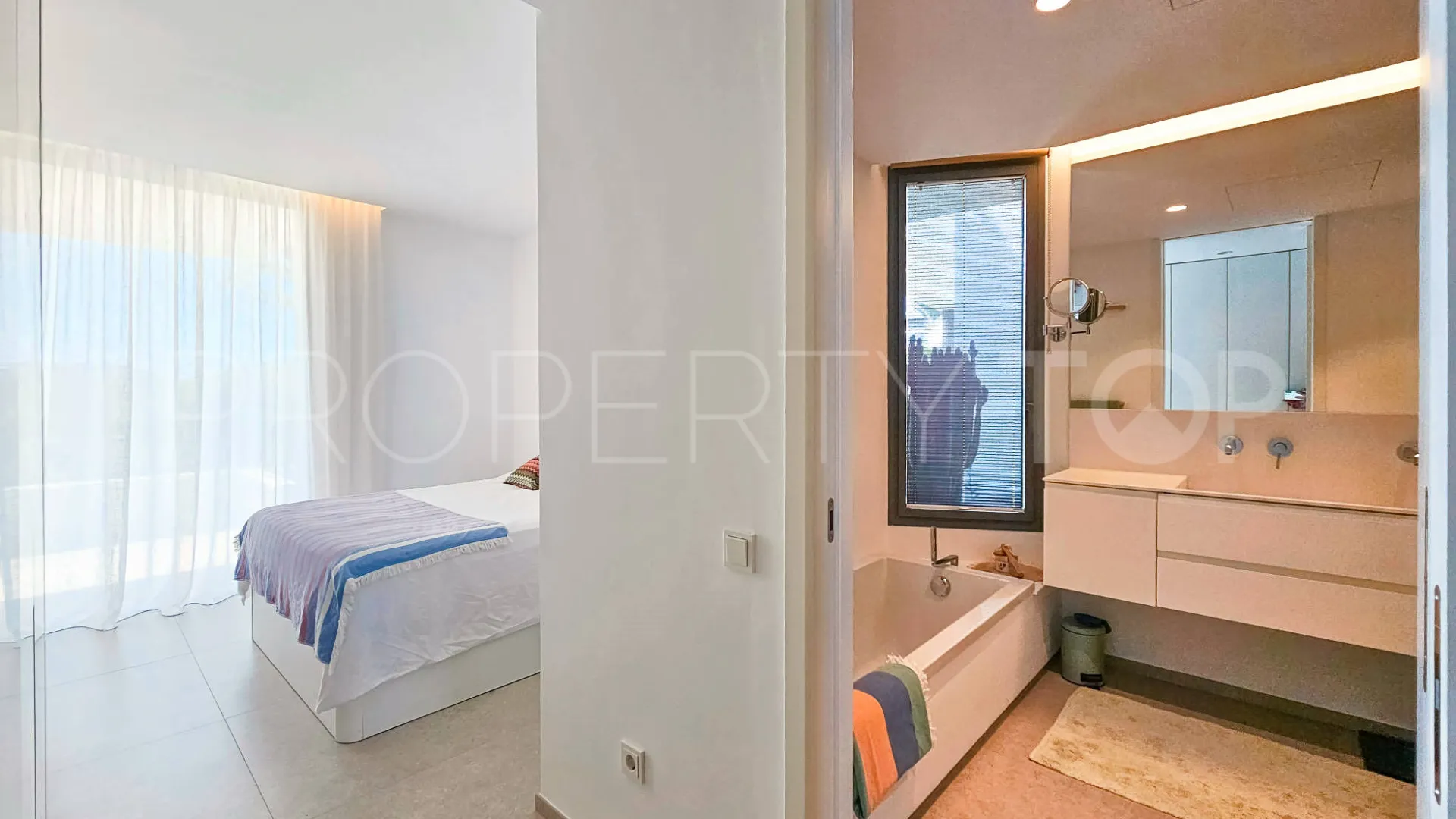 Comprar apartamento con 3 dormitorios en Los Arqueros