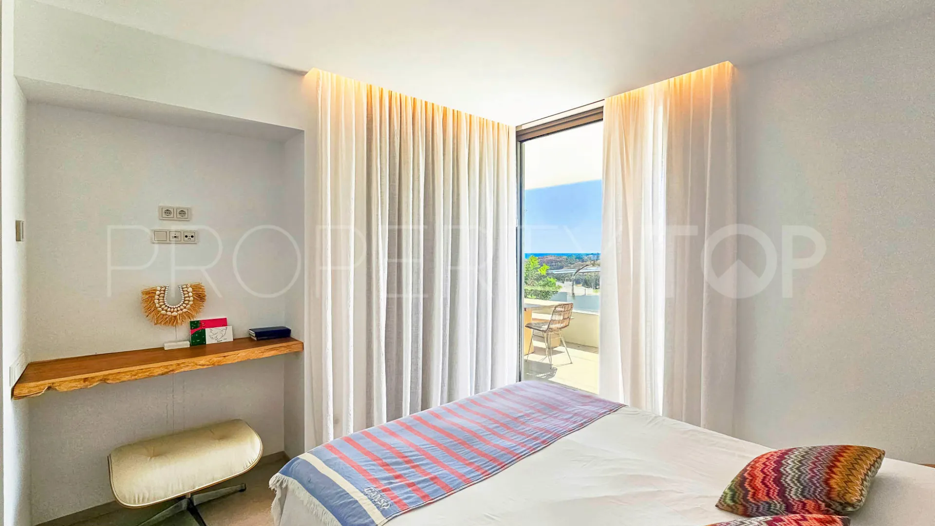Comprar apartamento con 3 dormitorios en Los Arqueros