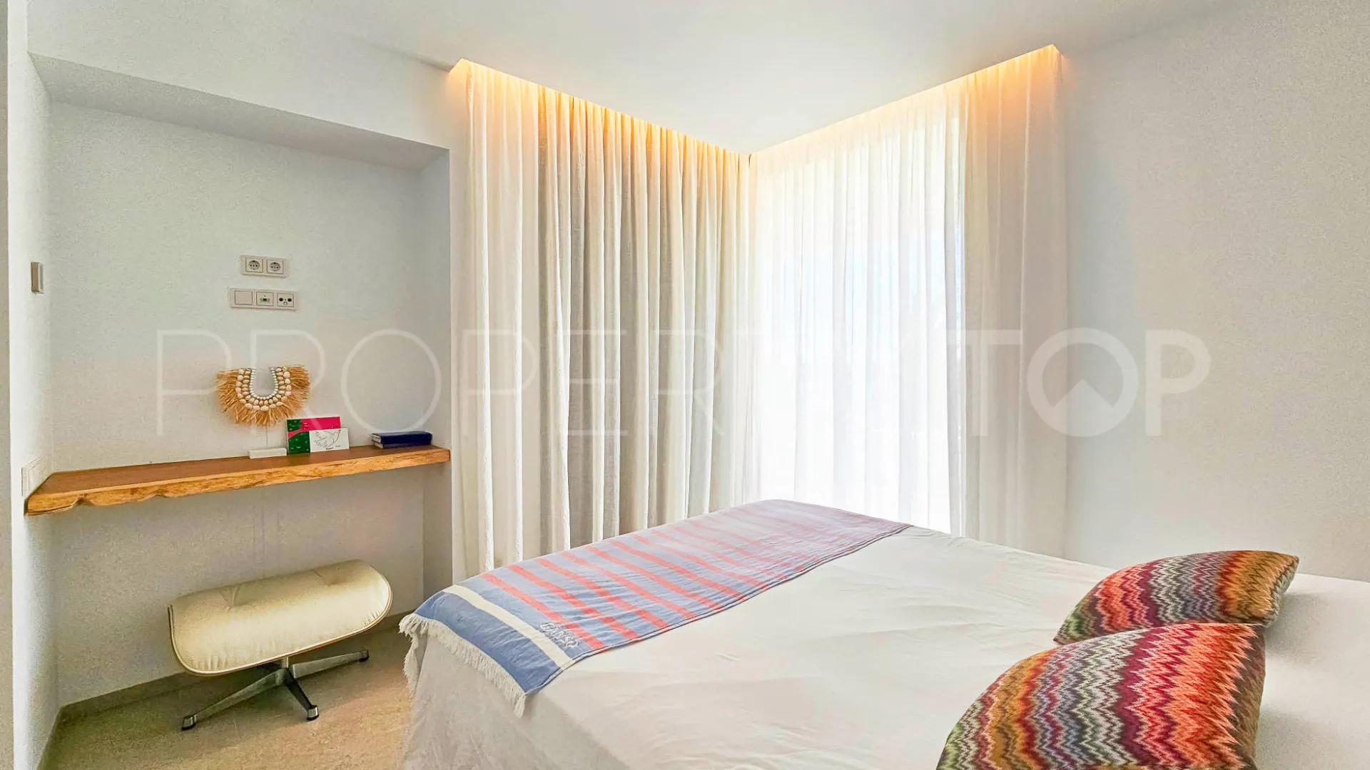 Comprar apartamento con 3 dormitorios en Los Arqueros