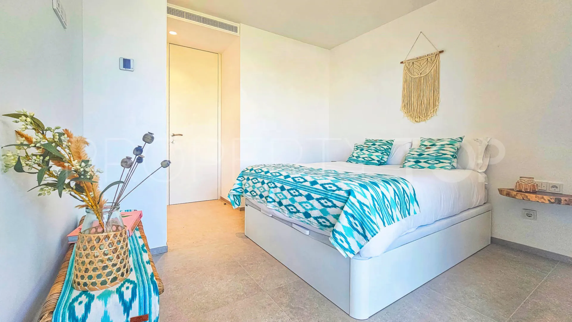 Comprar apartamento con 3 dormitorios en Los Arqueros