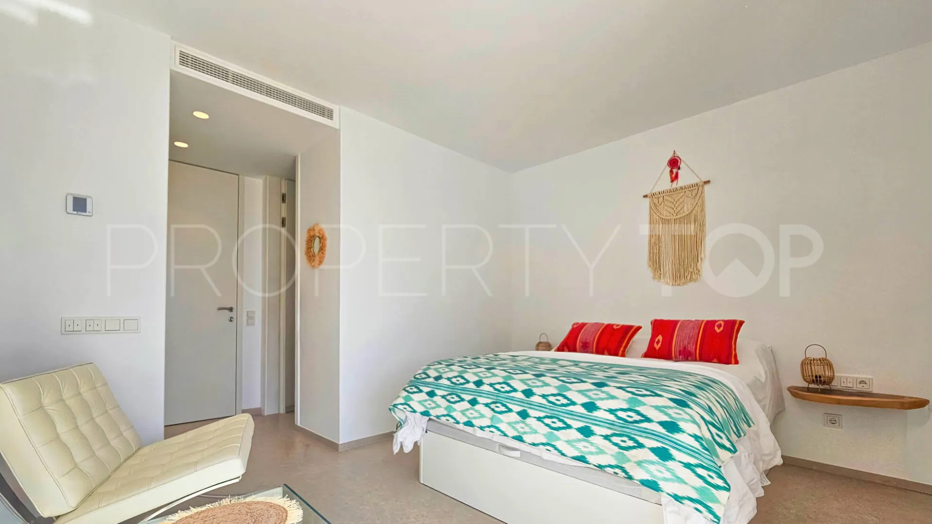 Comprar apartamento con 3 dormitorios en Los Arqueros