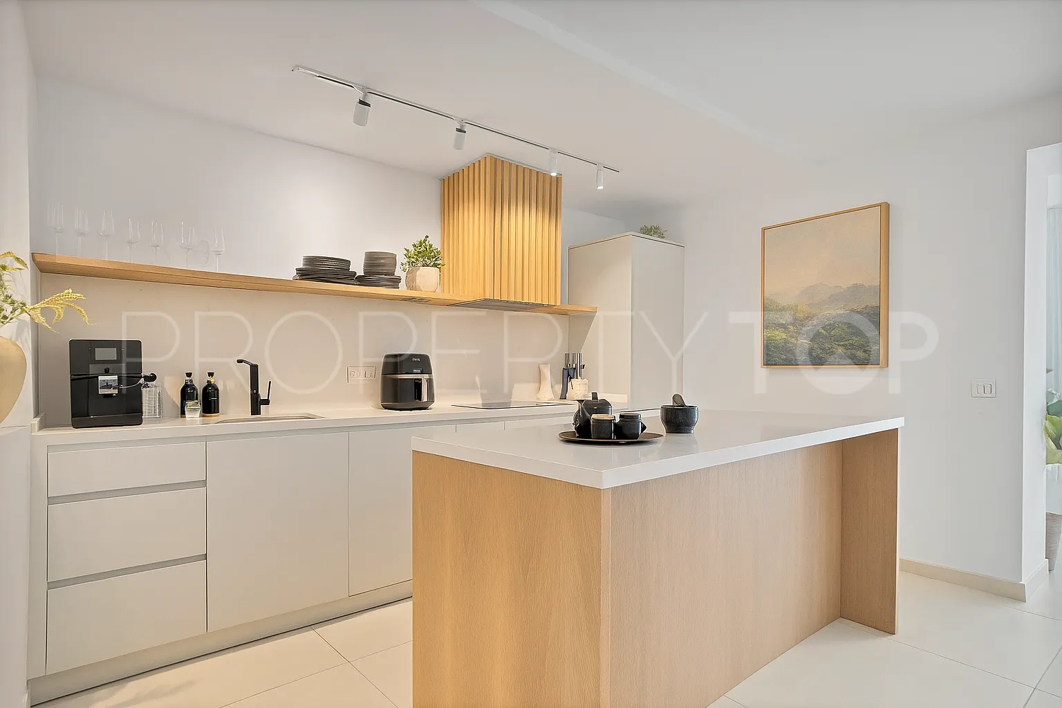 Apartamento planta baja de 2 dormitorios a la venta en Estepona