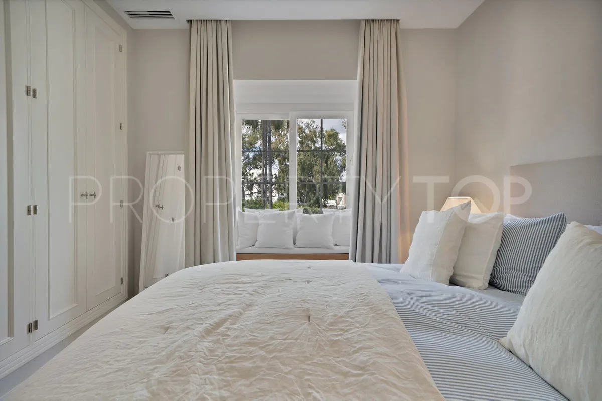 Villa for sale in Marbella - Puerto Banus with 7 bedrooms