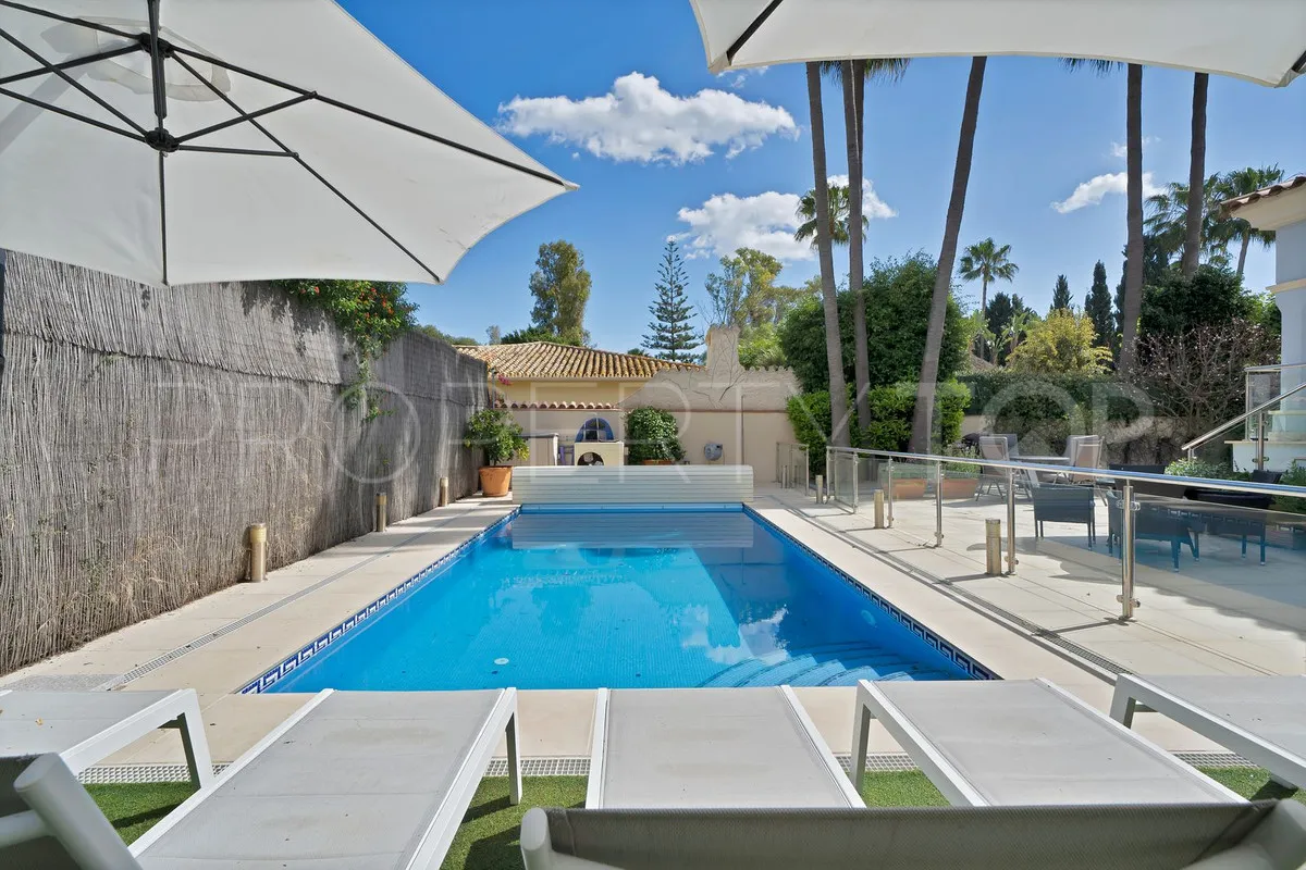 Villa for sale in Marbella - Puerto Banus with 7 bedrooms