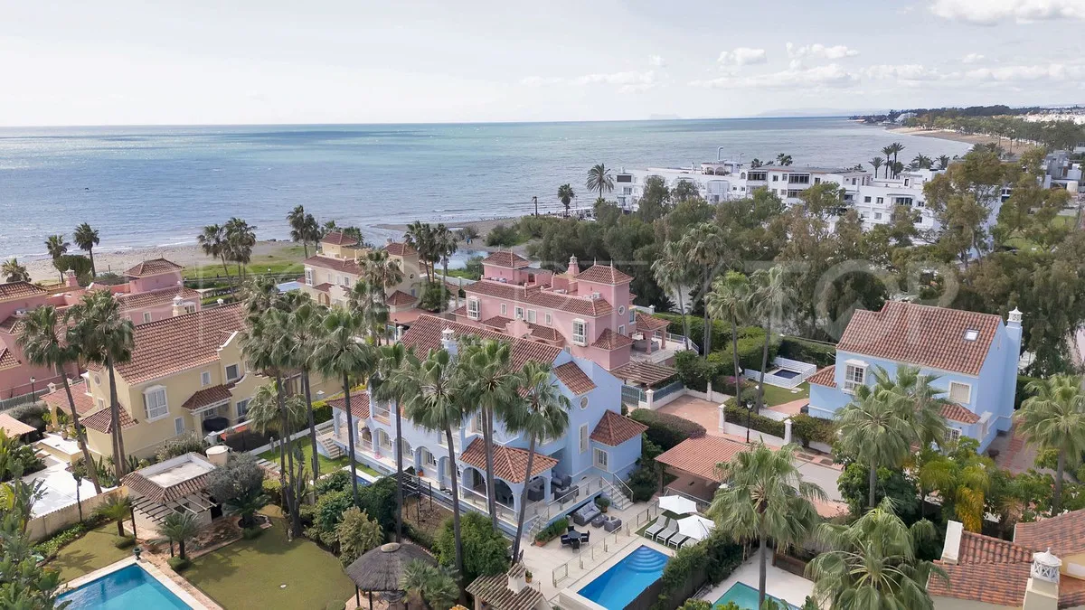 Villa for sale in Marbella - Puerto Banus with 7 bedrooms