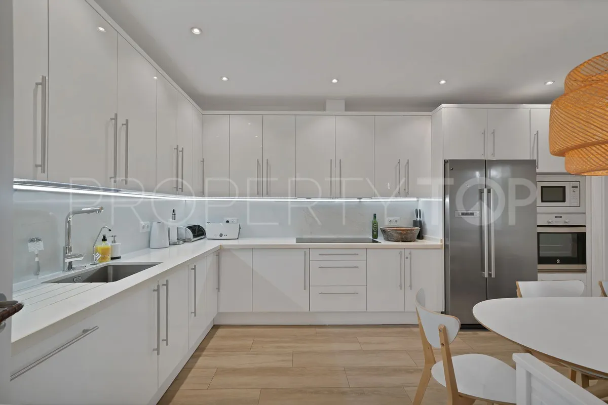 Villa for sale in Marbella - Puerto Banus with 7 bedrooms