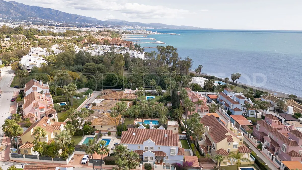 Villa for sale in Marbella - Puerto Banus with 7 bedrooms