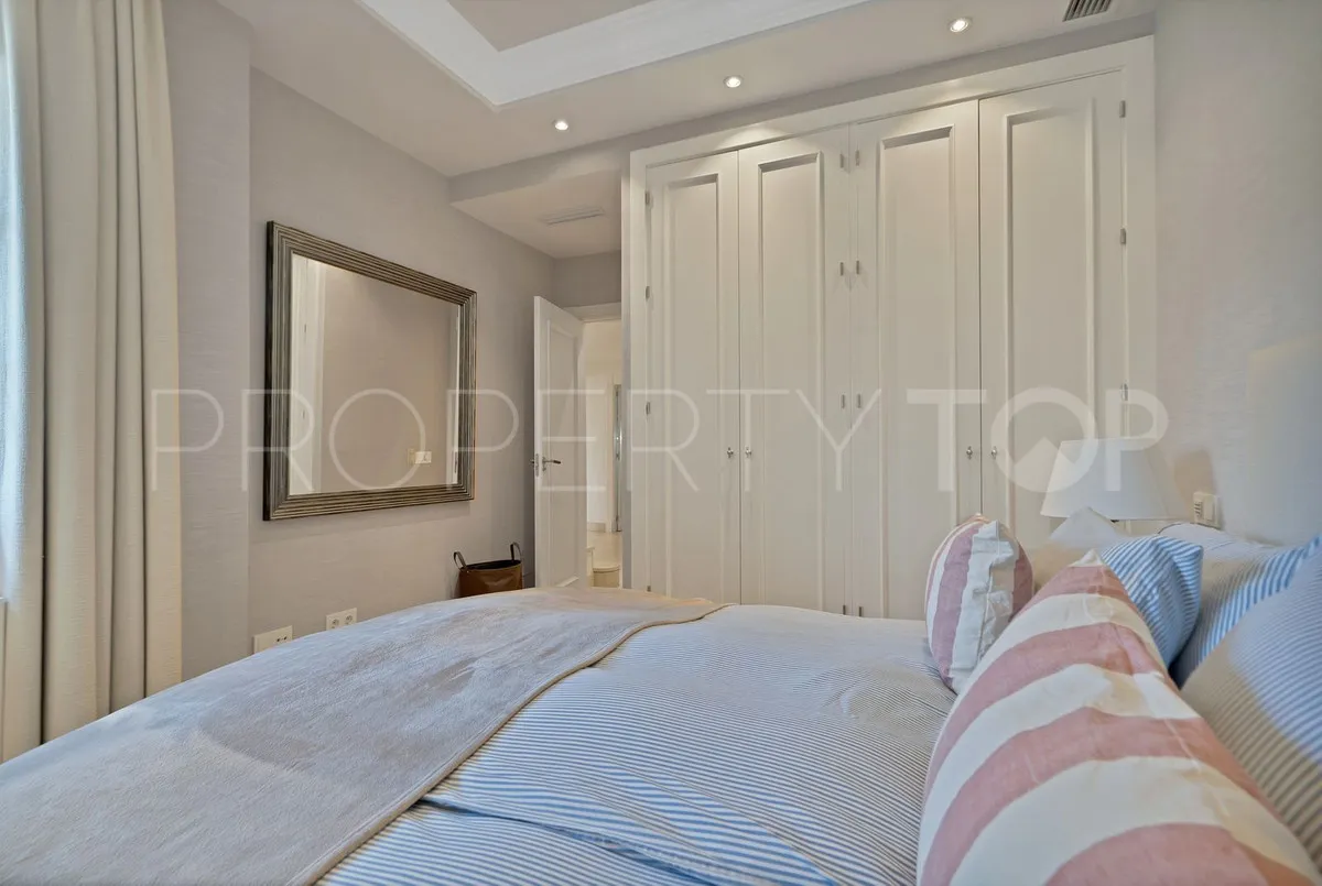 Villa for sale in Marbella - Puerto Banus with 7 bedrooms
