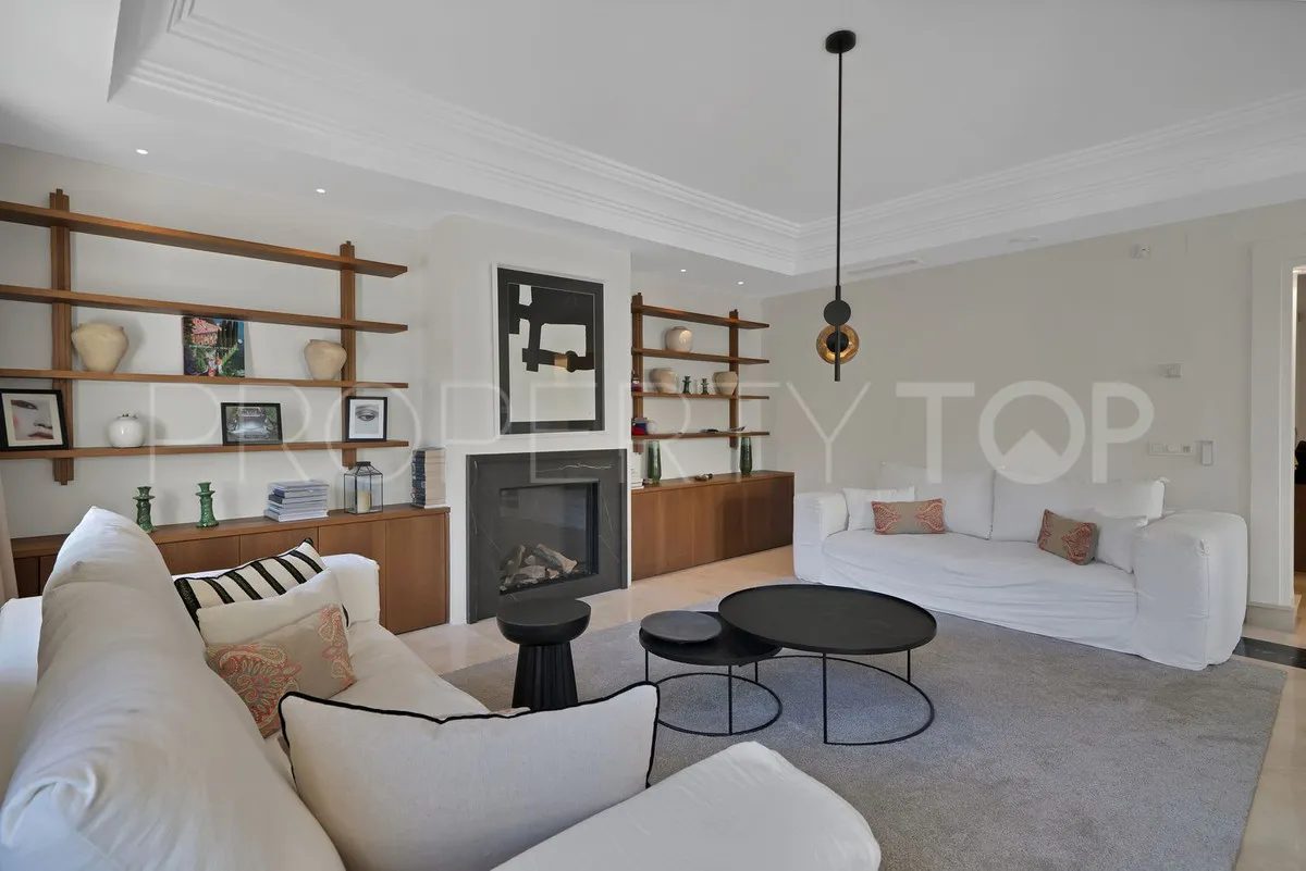 Villa for sale in Marbella - Puerto Banus with 7 bedrooms