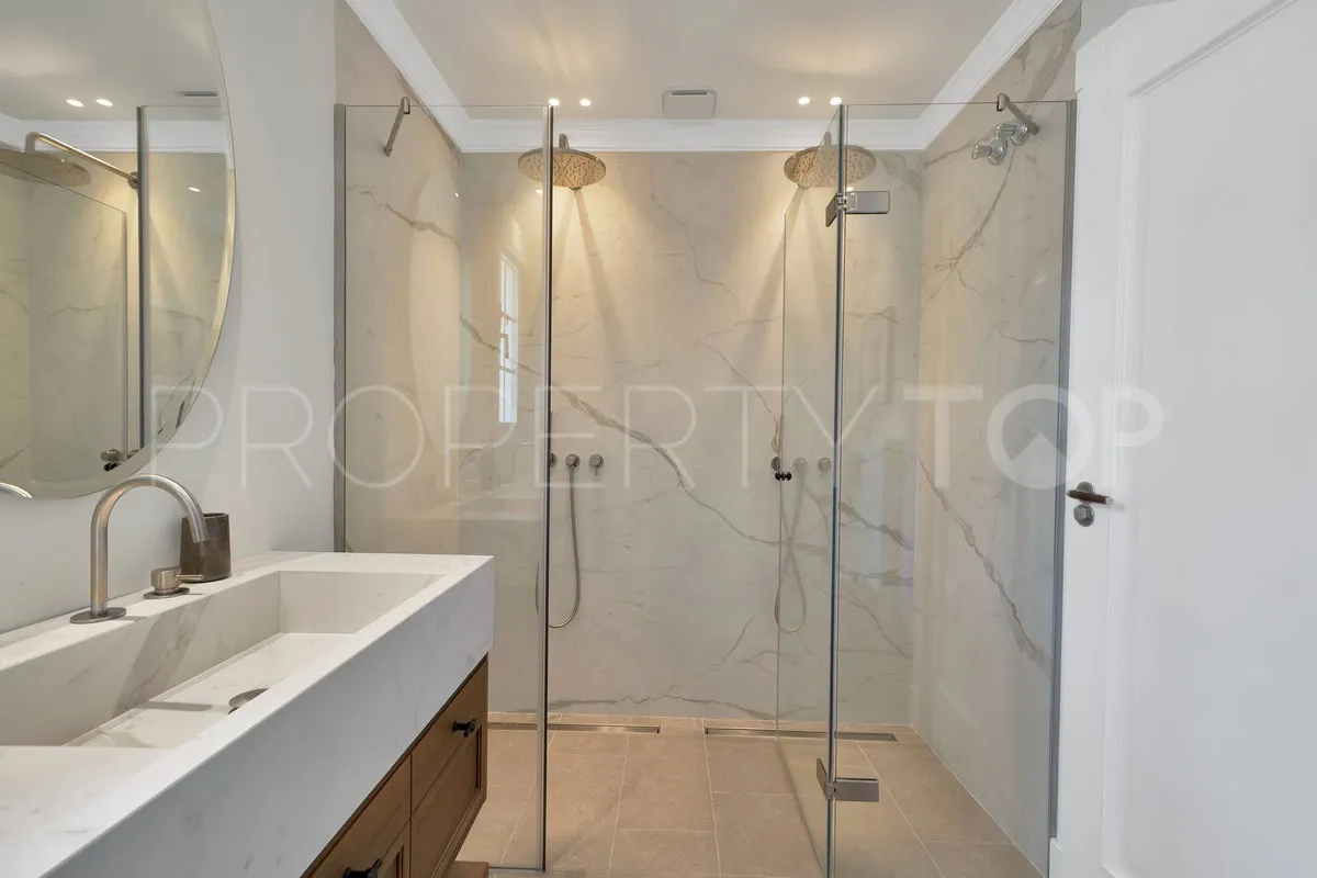 Villa for sale in Marbella - Puerto Banus with 7 bedrooms