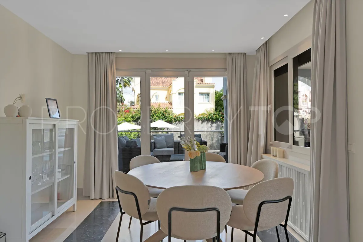 Villa for sale in Marbella - Puerto Banus with 7 bedrooms