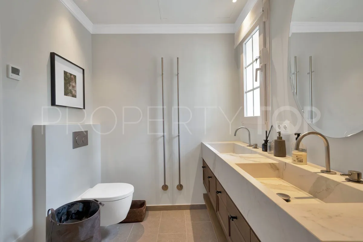 Villa for sale in Marbella - Puerto Banus with 7 bedrooms