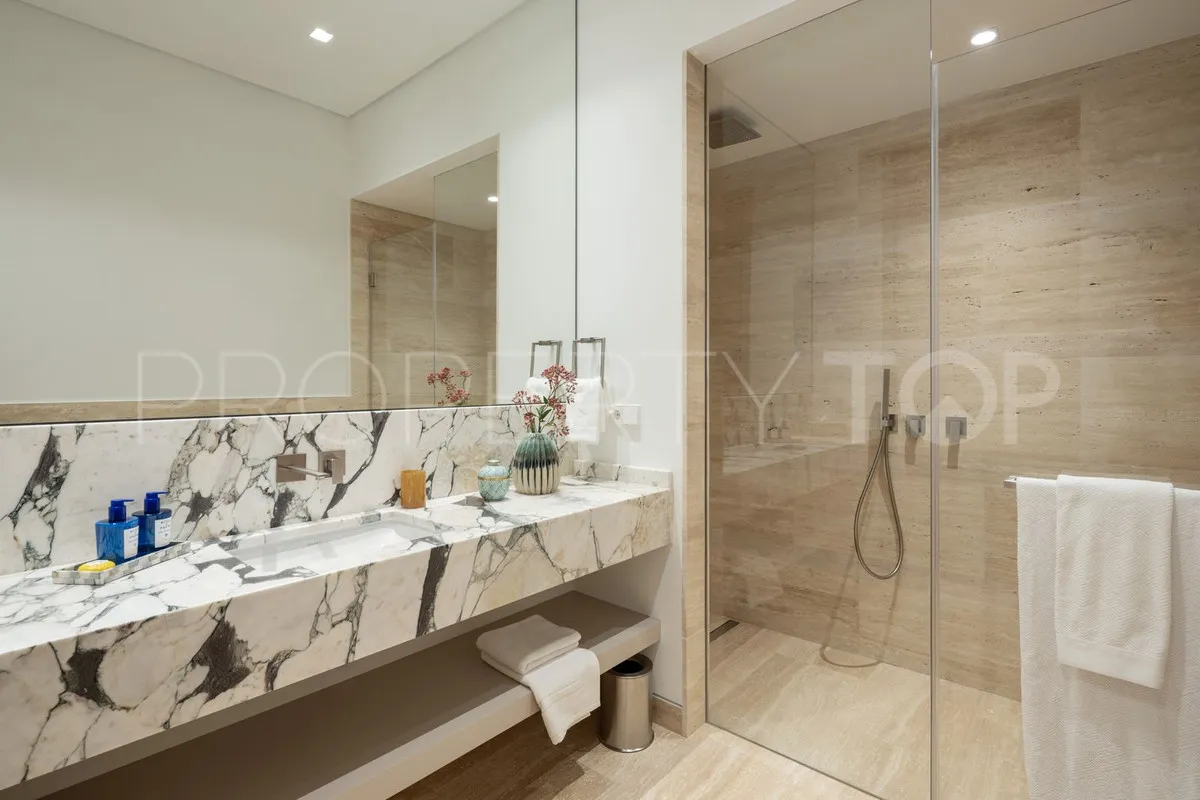 Villa in Benahavis for sale
