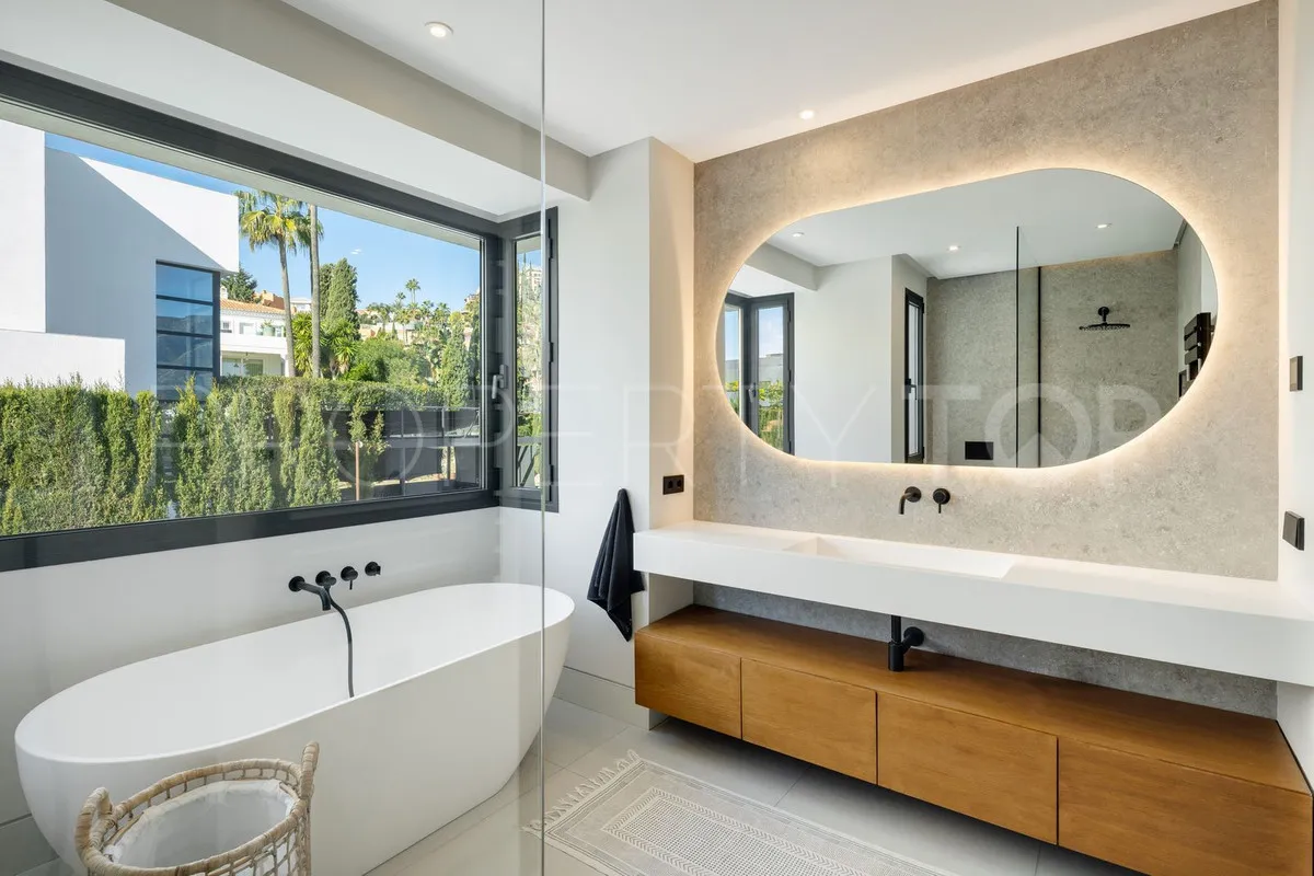 For sale Marbella City villa