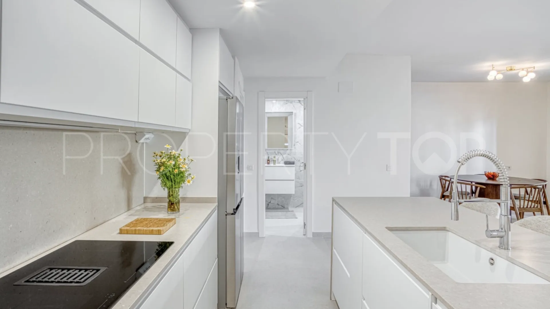 Se vende apartamento con 4 dormitorios en San Pedro de Alcantara
