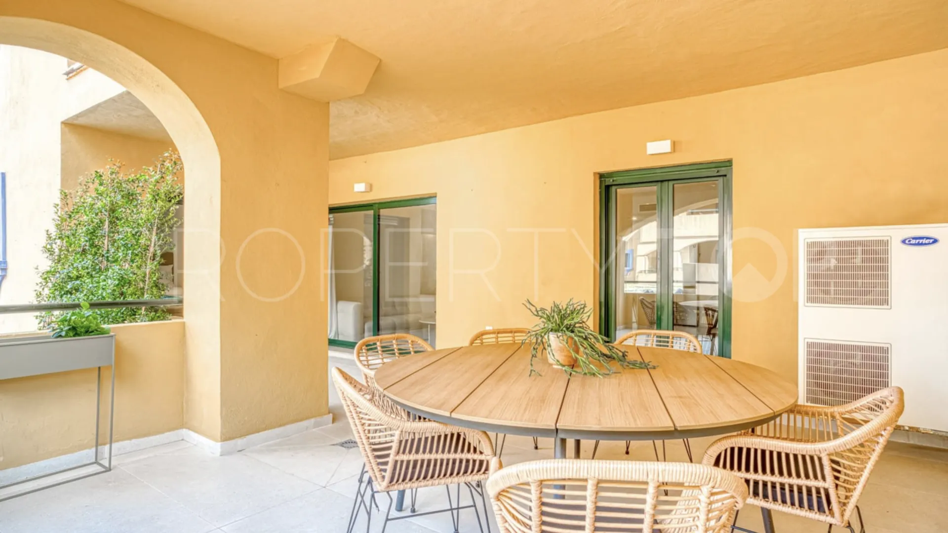 Se vende apartamento con 4 dormitorios en San Pedro de Alcantara