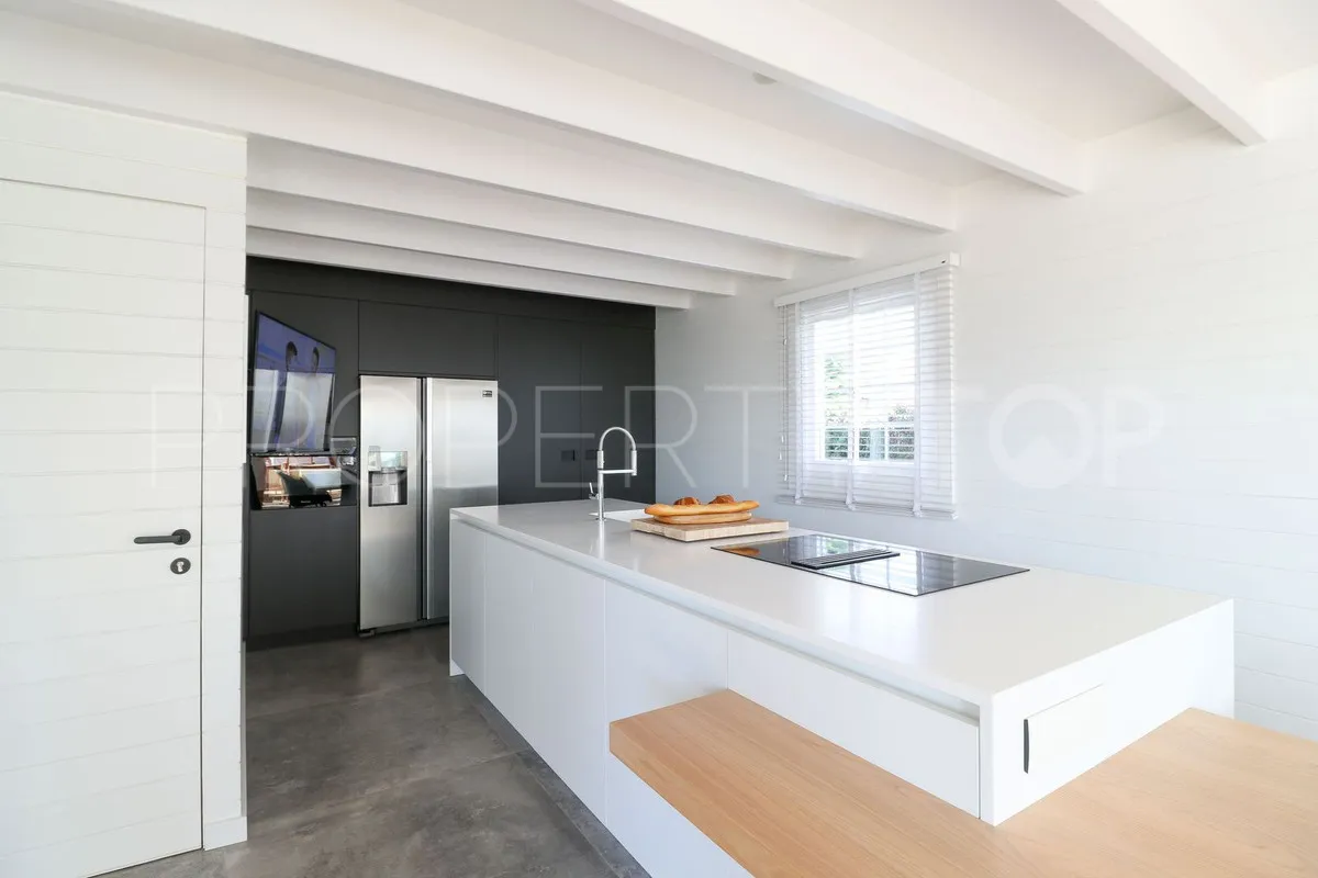 4 bedrooms villa for sale in Benahavis