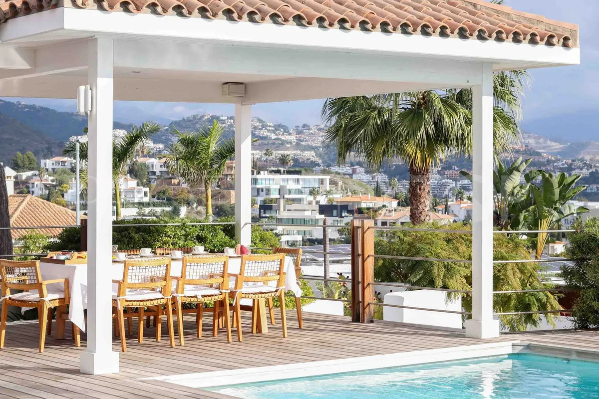 4 bedrooms villa for sale in Benahavis