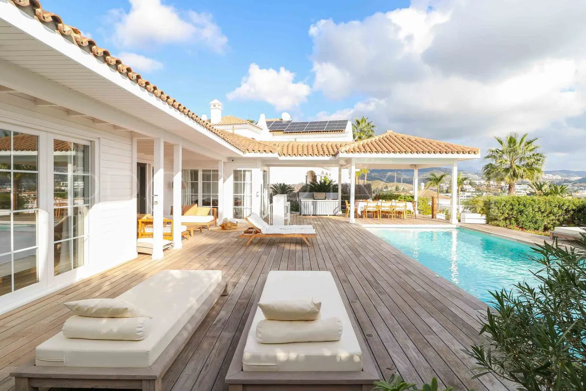 4 bedrooms villa for sale in Benahavis