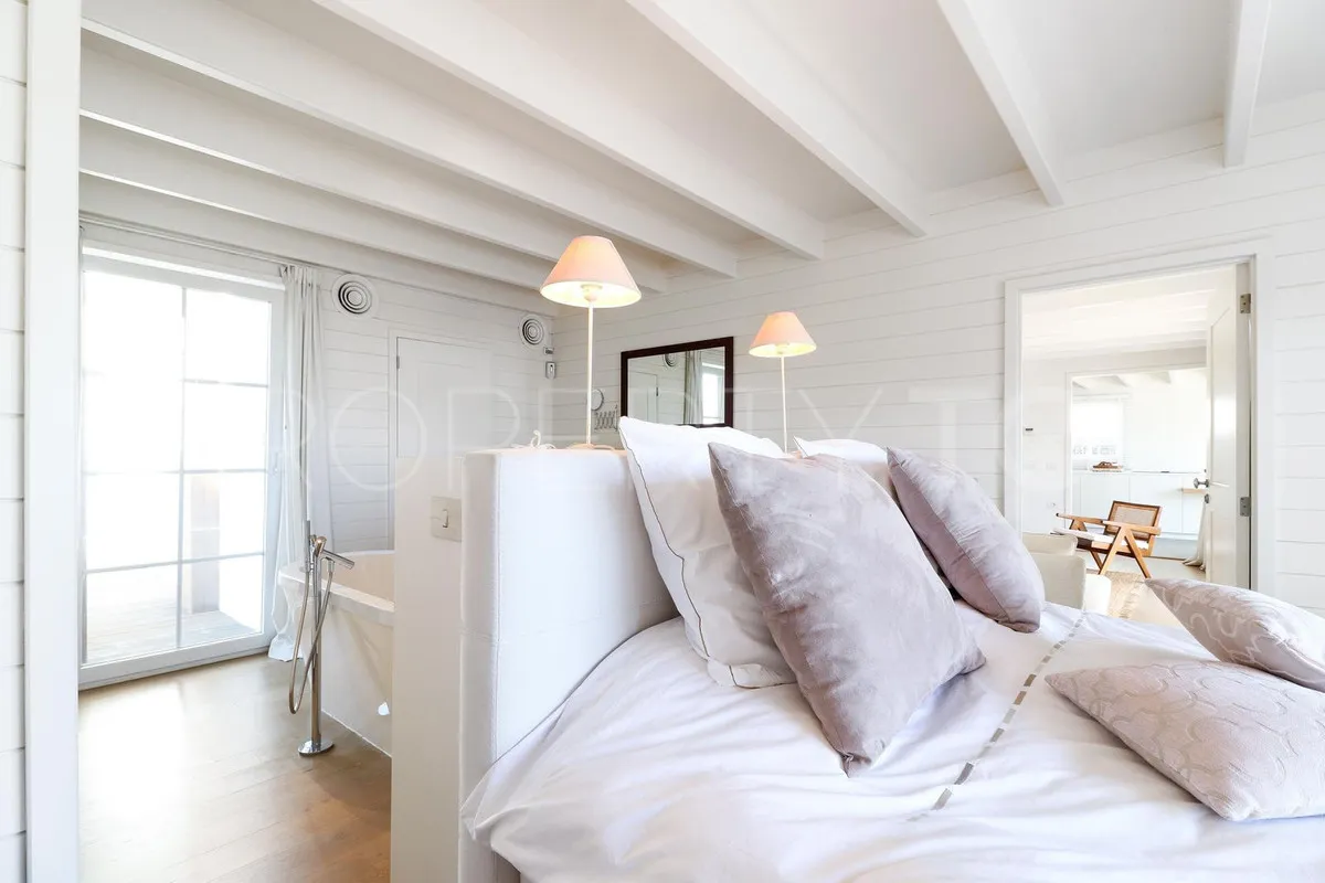 4 bedrooms villa for sale in Benahavis