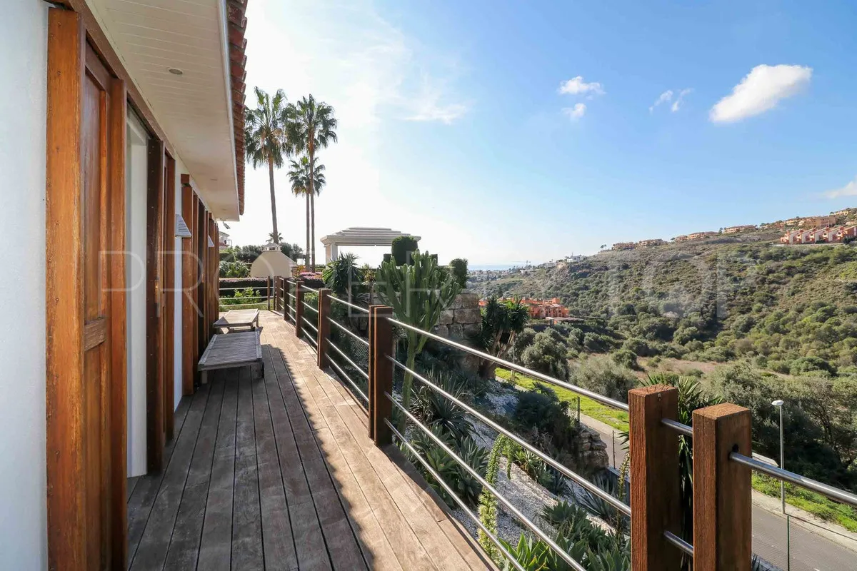 4 bedrooms villa for sale in Benahavis