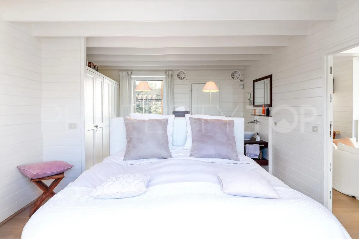 4 bedrooms villa for sale in Benahavis