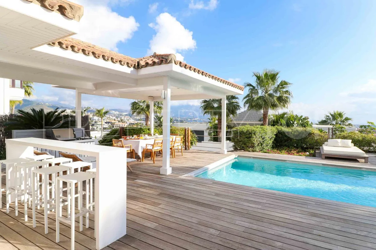 4 bedrooms villa for sale in Benahavis