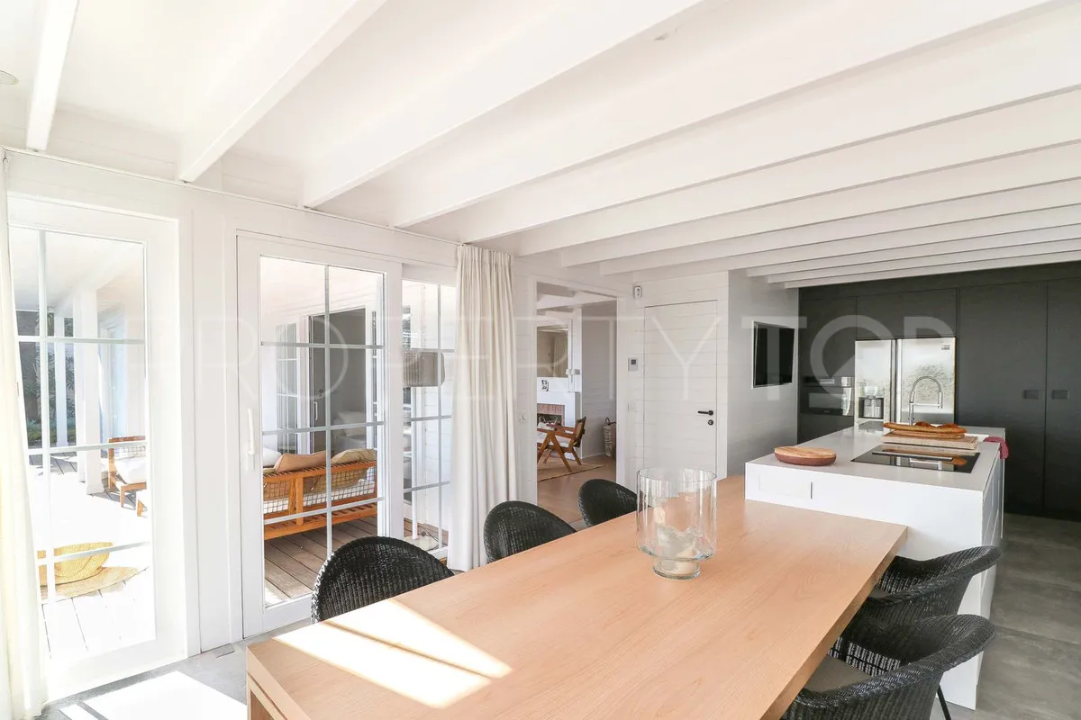 4 bedrooms villa for sale in Benahavis