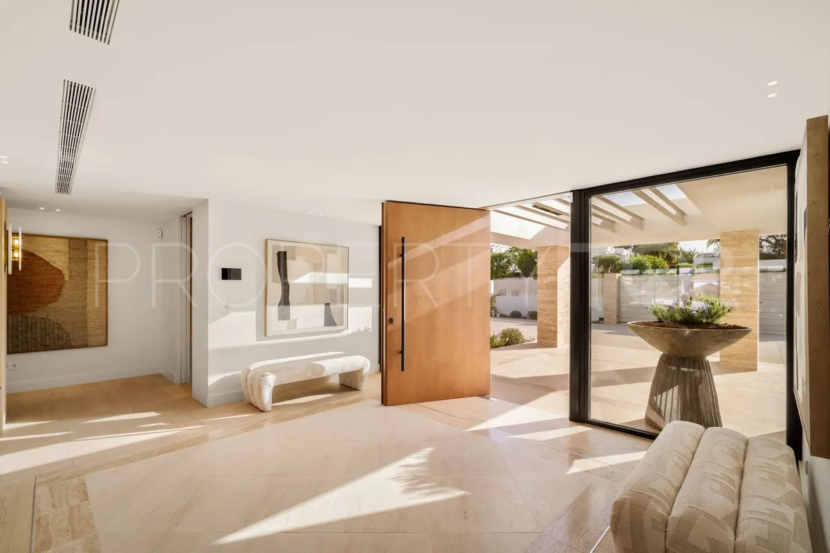 For sale 6 bedrooms villa in Aloha
