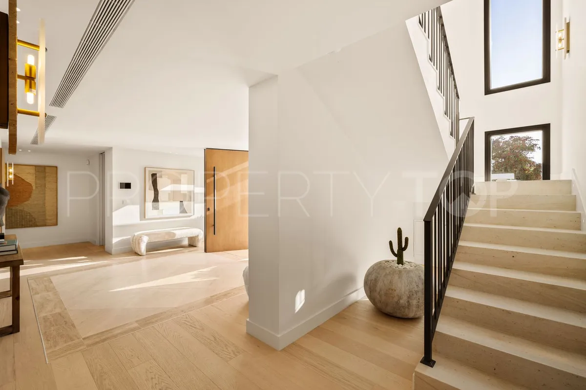 For sale 6 bedrooms villa in Aloha