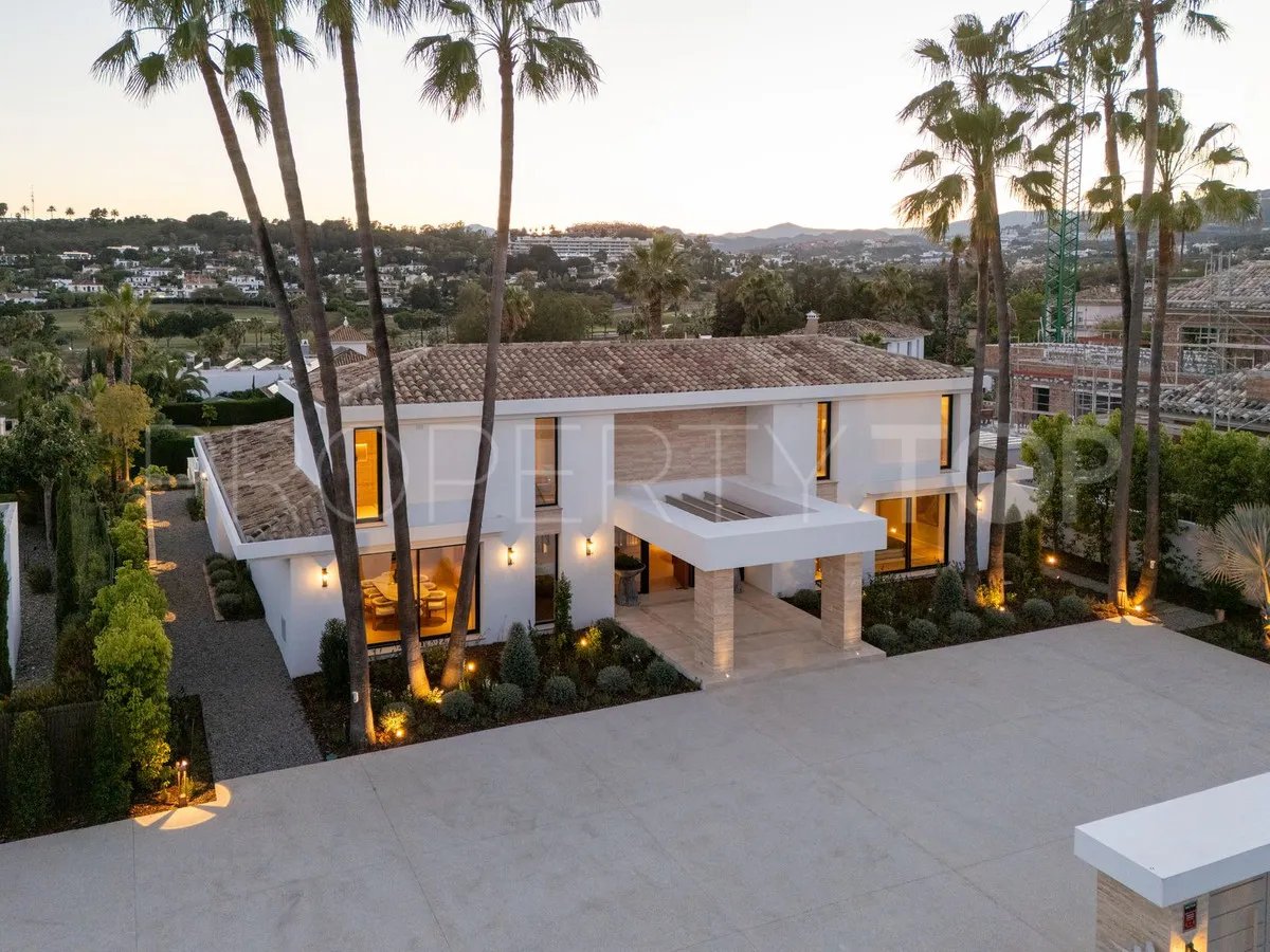 For sale 6 bedrooms villa in Aloha