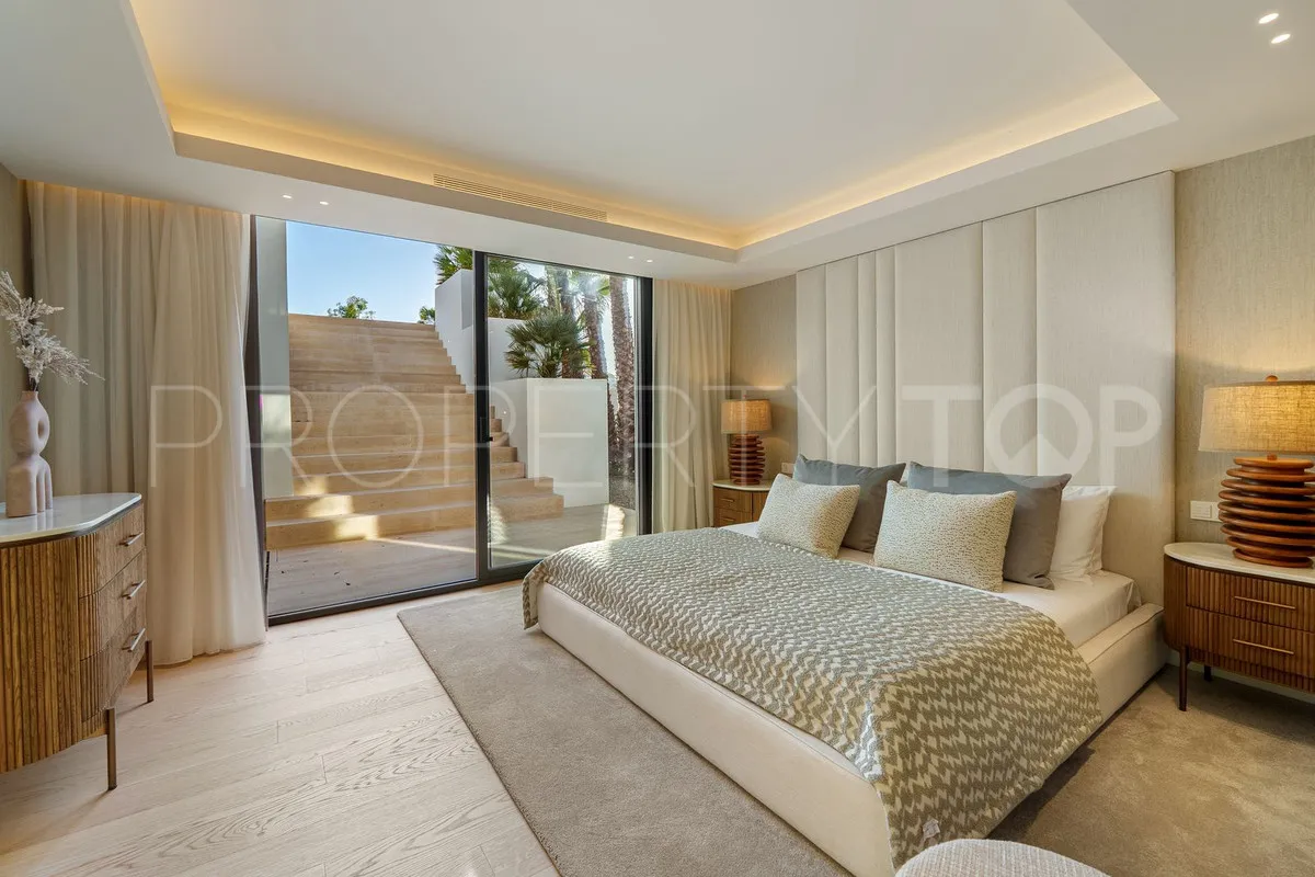 For sale 6 bedrooms villa in Aloha