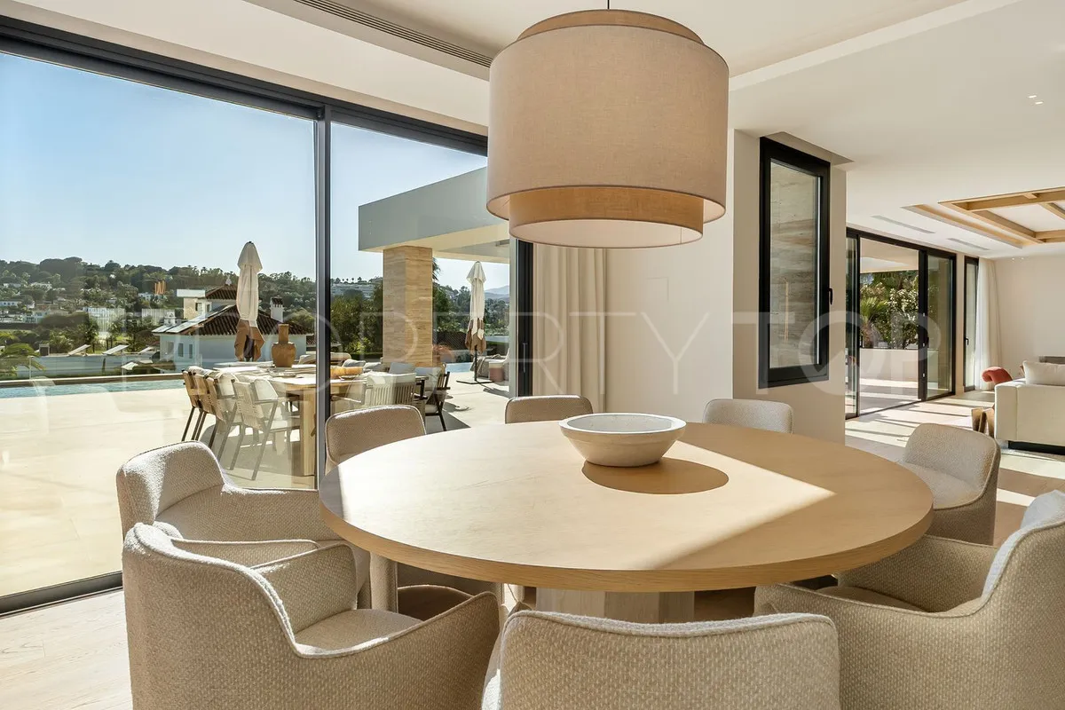 For sale 6 bedrooms villa in Aloha