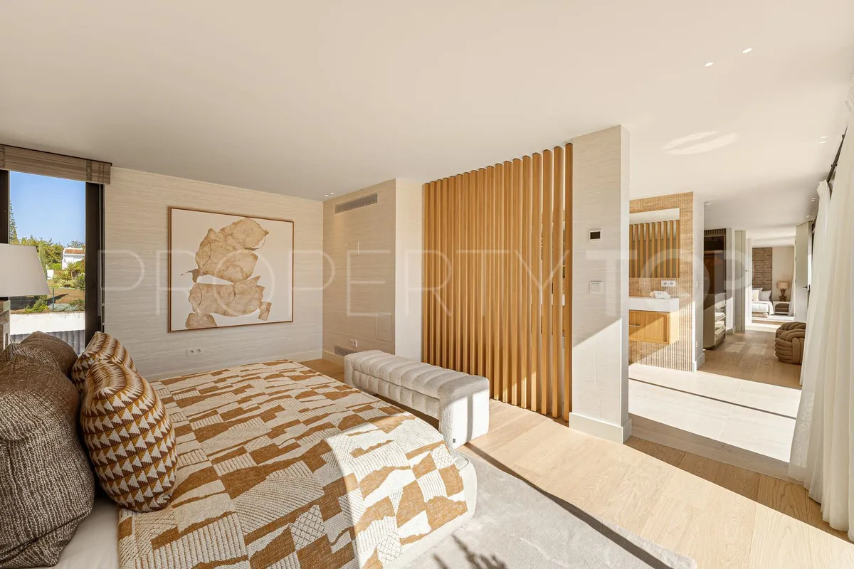 For sale 6 bedrooms villa in Aloha