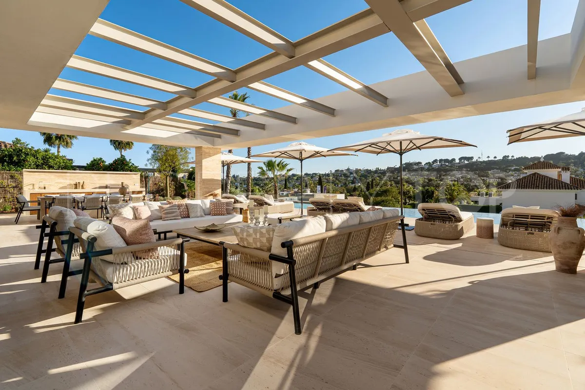 For sale 6 bedrooms villa in Aloha
