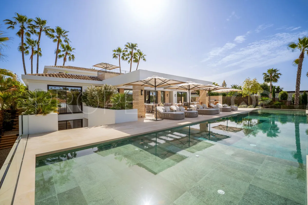 For sale 6 bedrooms villa in Aloha