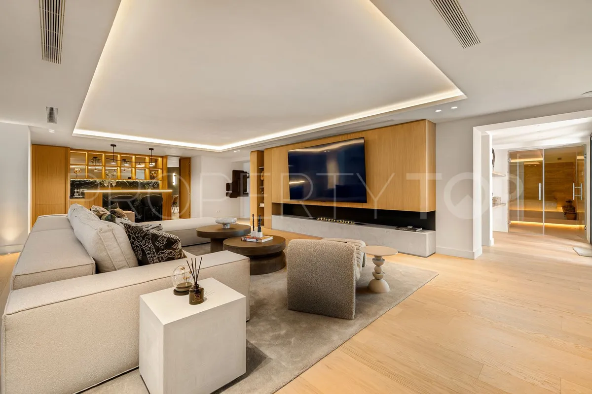 For sale 6 bedrooms villa in Aloha