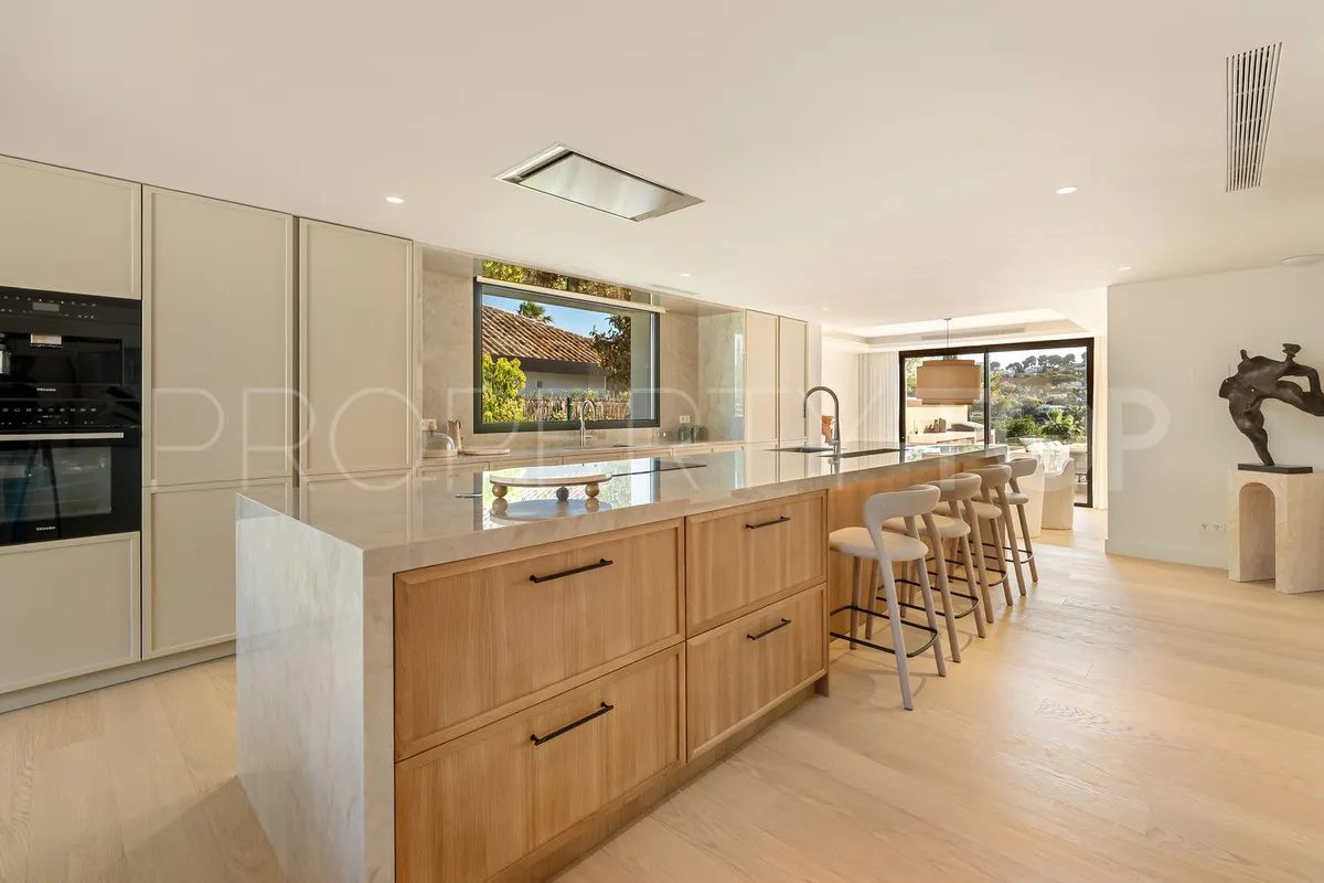 For sale 6 bedrooms villa in Aloha