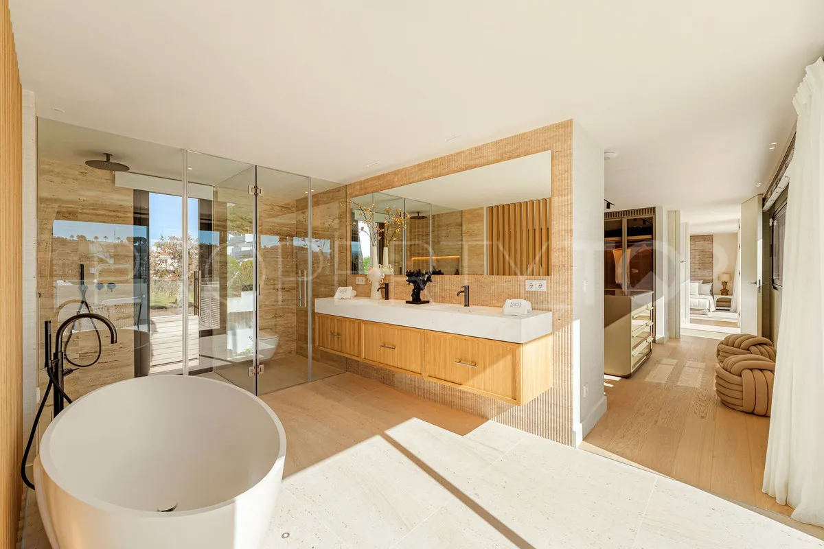 For sale 6 bedrooms villa in Aloha
