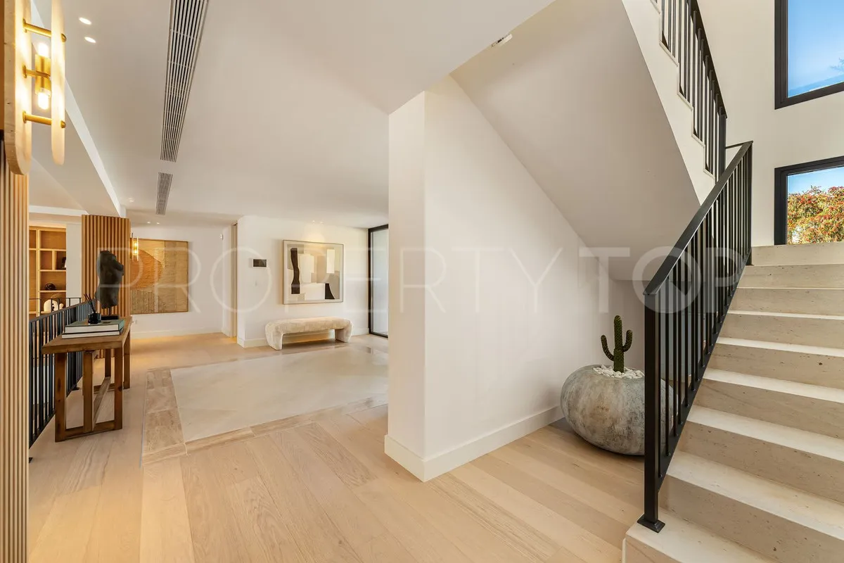 For sale 6 bedrooms villa in Aloha
