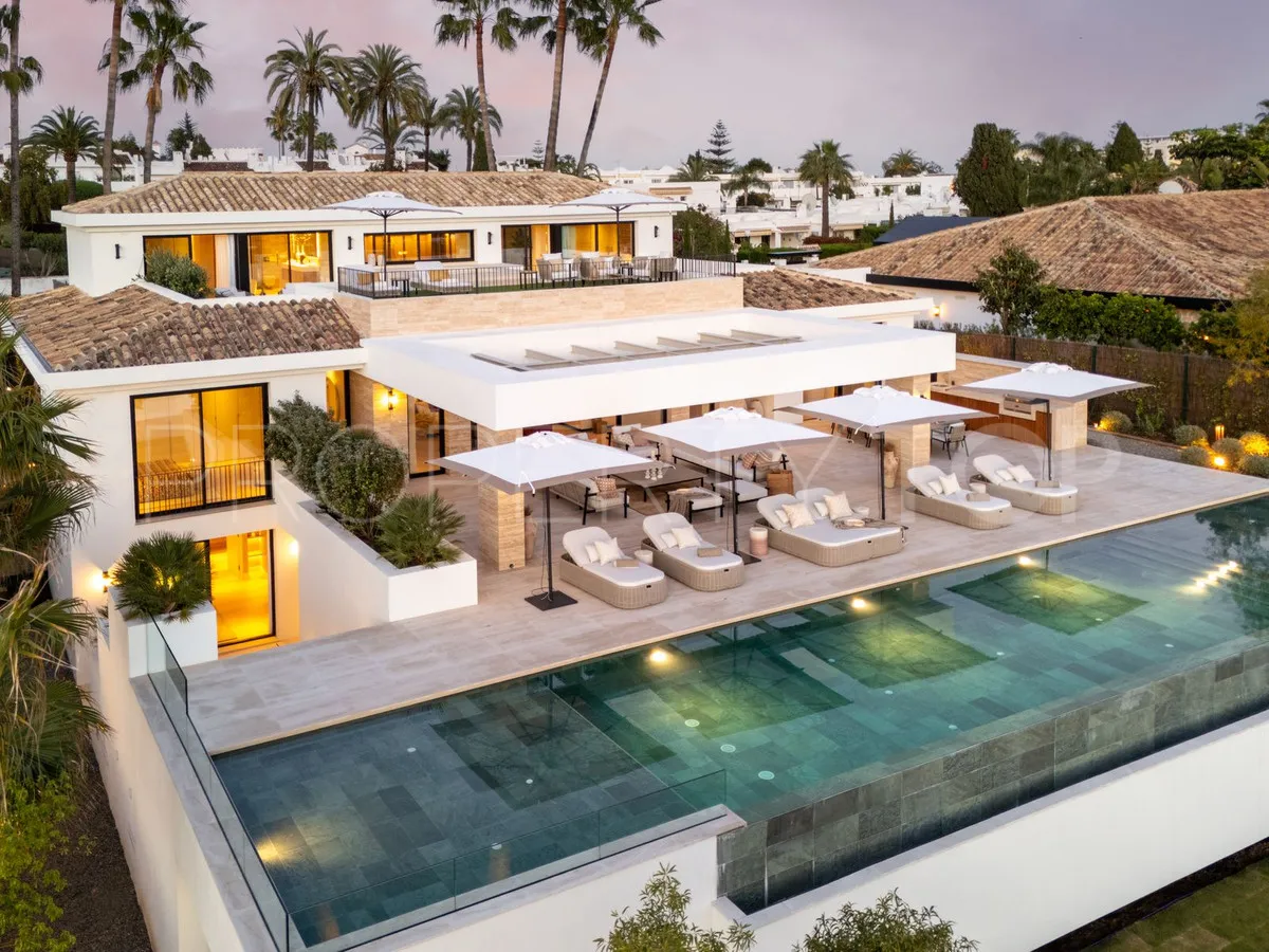 For sale 6 bedrooms villa in Aloha